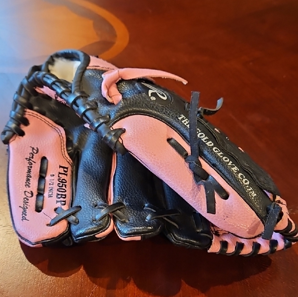 Rawlings 9" PL90BP Youth Black Pink Glove, RHT